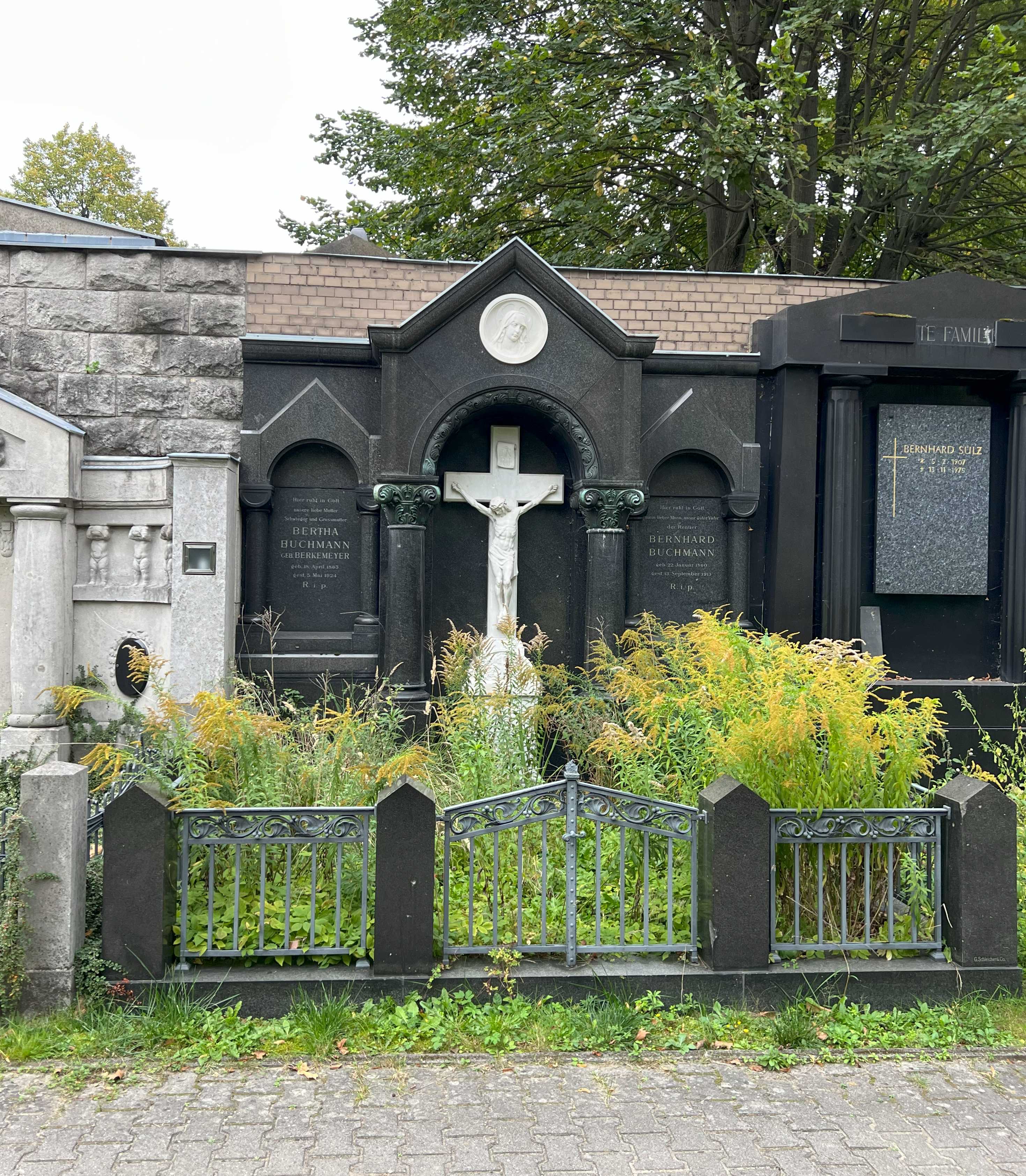 Grabstein Bernhard Buchmann, Friedhof Wilmersdorf, Berlin